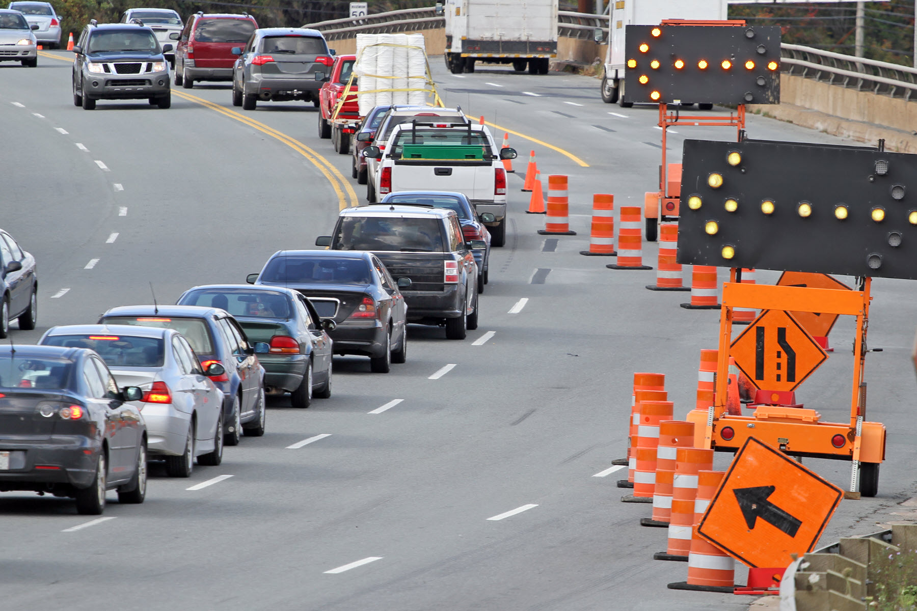 Traffic engineers determine guide sign messages